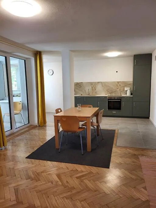 Mieszkanie na Starym Podgórzu.-1